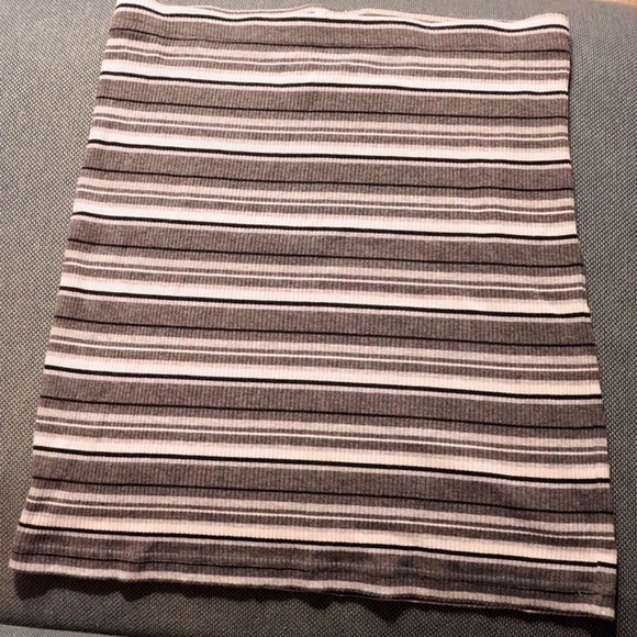 Bodycon skirt - Picture 2 of 2